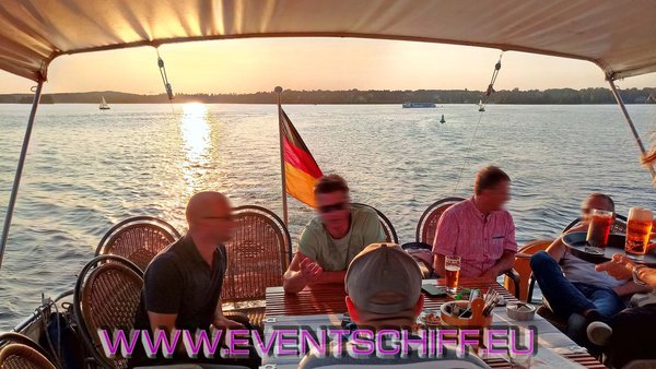 Große Seen- & Schlösser Rundfahrt mit Wannsee & Sightseeing Potsdam
